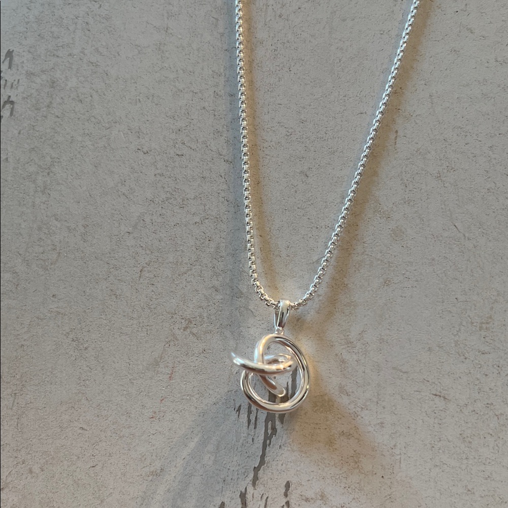 Kendra Scott Silver Knot Pendant Necklace